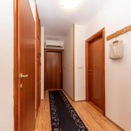 Andrijana Apartamento